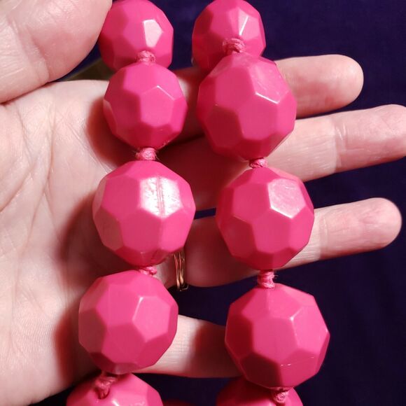 Pink Statement Necklace, Large Chunky Heavy Beads in Graduating Sizes, NWT - Picture 8 of 10
